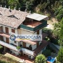 Villa plurilocale in vendita a Camaiore