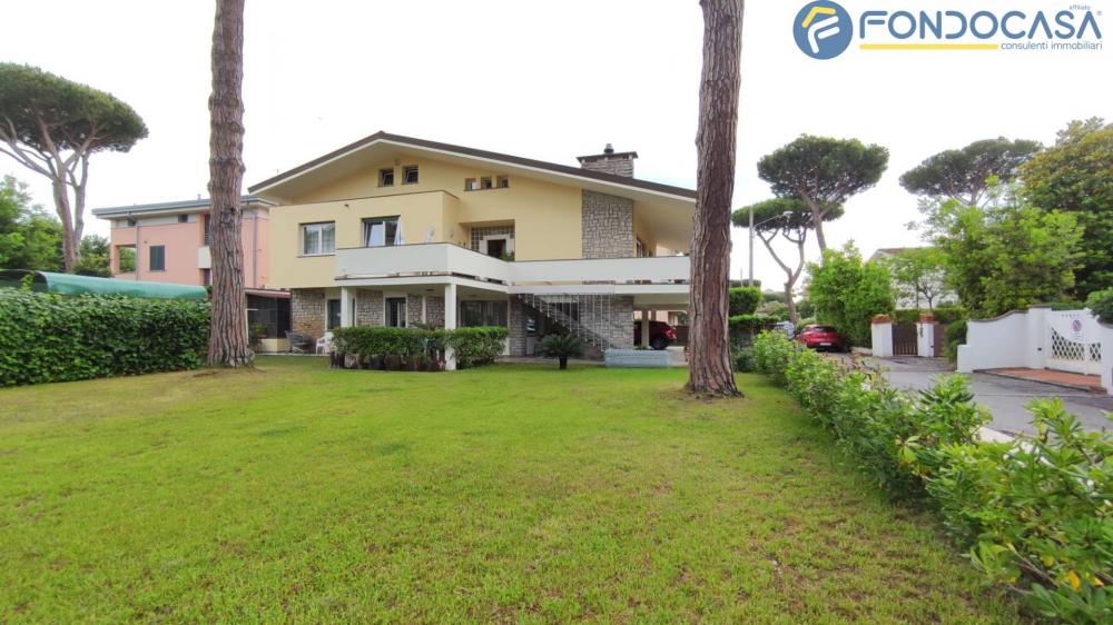 Villa plurilocale in vendita a Camaiore - Villa plurilocale in vendita a Camaiore