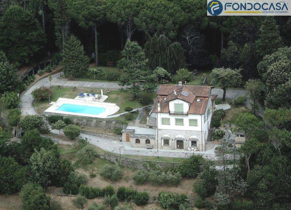 villa indipendente in vendita a Camaiore