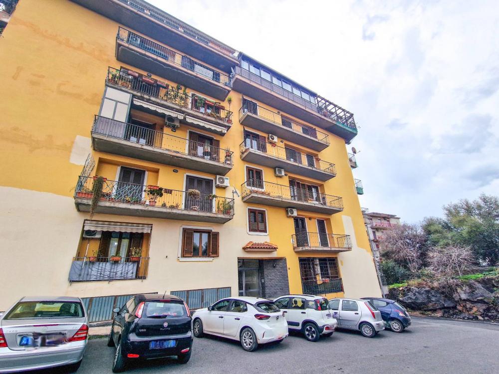 Appartamento quadrilocale in vendita a Catania - Appartamento quadrilocale in vendita a Catania