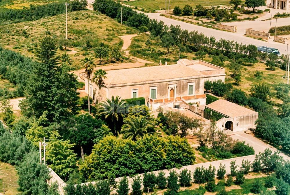 Villa indipendente plurilocale in vendita a Modica - Villa indipendente plurilocale in vendita a Modica