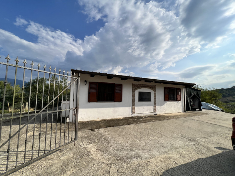 Magazzino-laboratorio quadrilocale in vendita a maierato - Magazzino-laboratorio quadrilocale in vendita a maierato