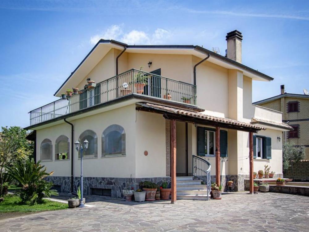 Villa trilocale in vendita a Labico - Villa trilocale in vendita a Labico