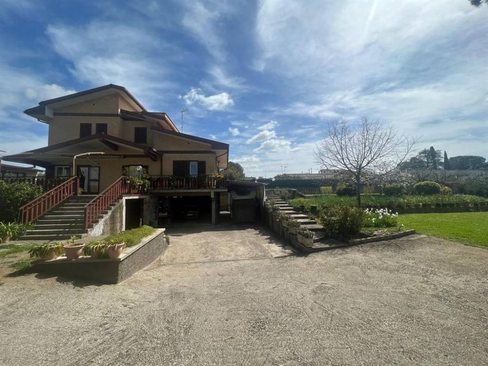 Villa quadrilocale in vendita a Zagarolo - Villa quadrilocale in vendita a Zagarolo