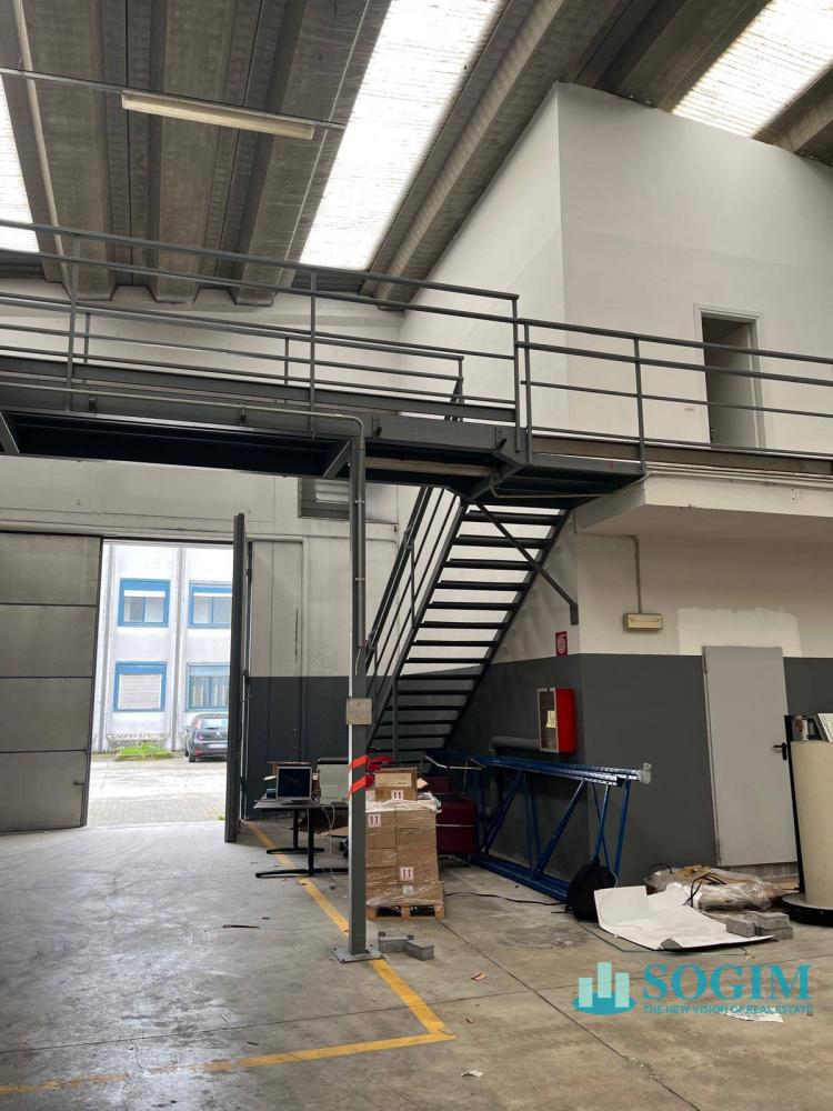 Capannone industriale in affitto a Vimodrone - Capannone industriale in affitto a Vimodrone