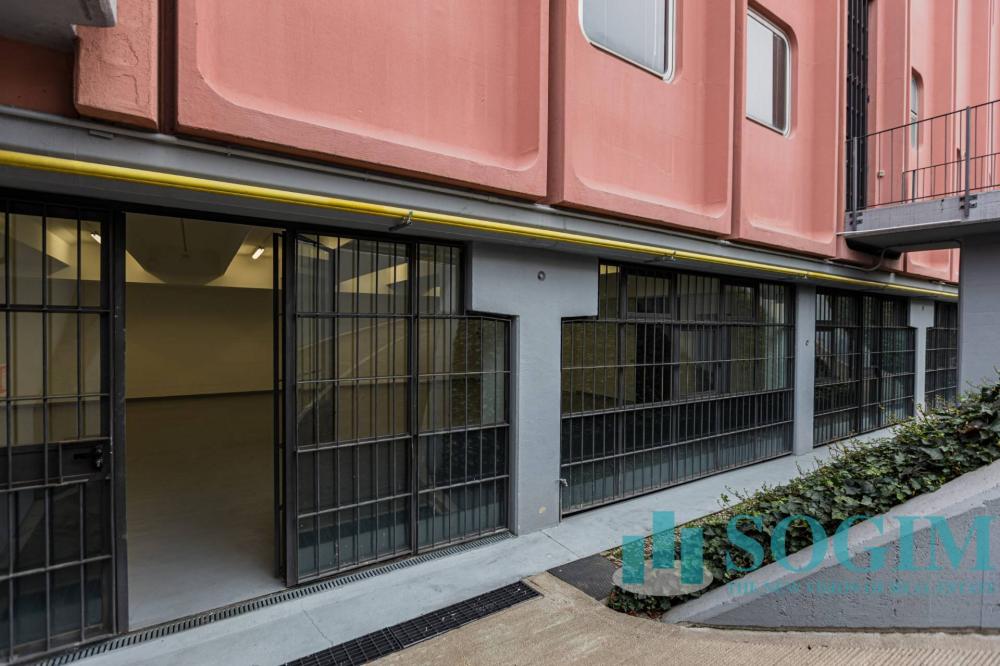 magazzino-laboratorio in affitto a Nova Milanese