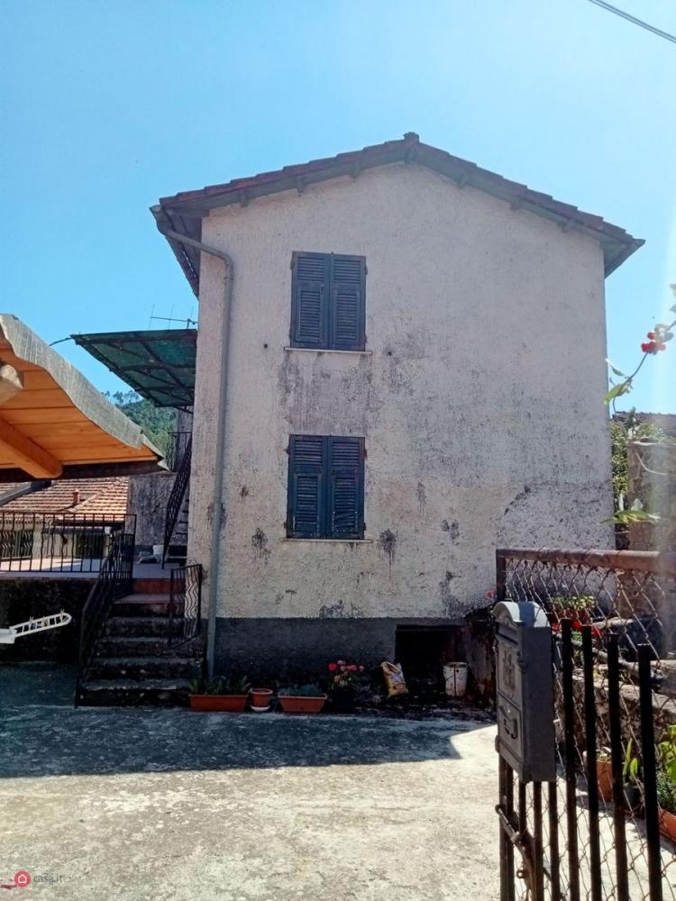 Casa quadrilocale in vendita a Sesta Godano - Casa quadrilocale in vendita a Sesta Godano