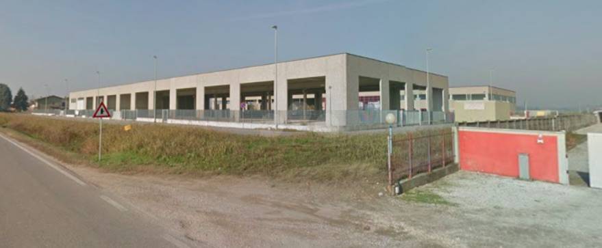 capannone industriale in vendita a Formigara
