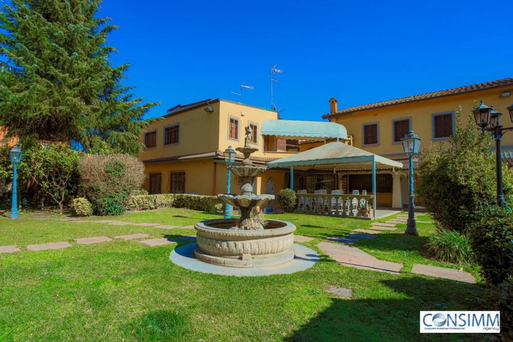 villa indipendente in vendita a Roma