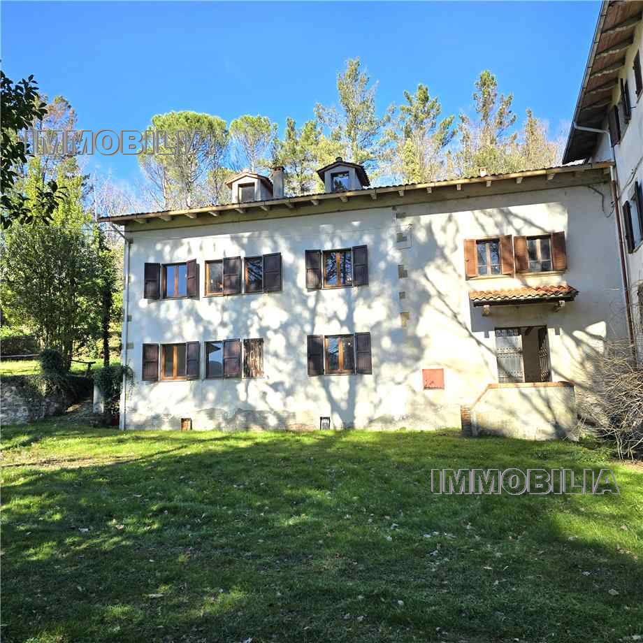 Villa indipendente plurilocale in vendita a Monterchi - Villa indipendente plurilocale in vendita a Monterchi