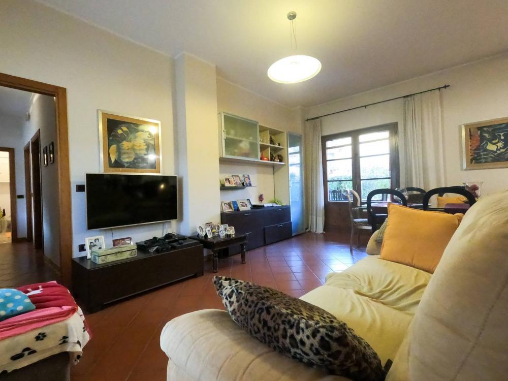 Appartamento trilocale in vendita a Desenzano del Garda - Appartamento trilocale in vendita a Desenzano del Garda