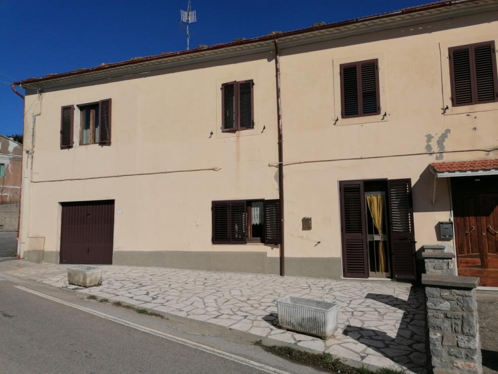 villa indipendente in vendita a Castell'Azzara