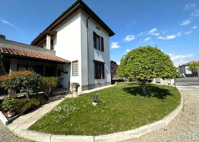 Villa quadrilocale in vendita a bulgarograsso - Villa quadrilocale in vendita a bulgarograsso