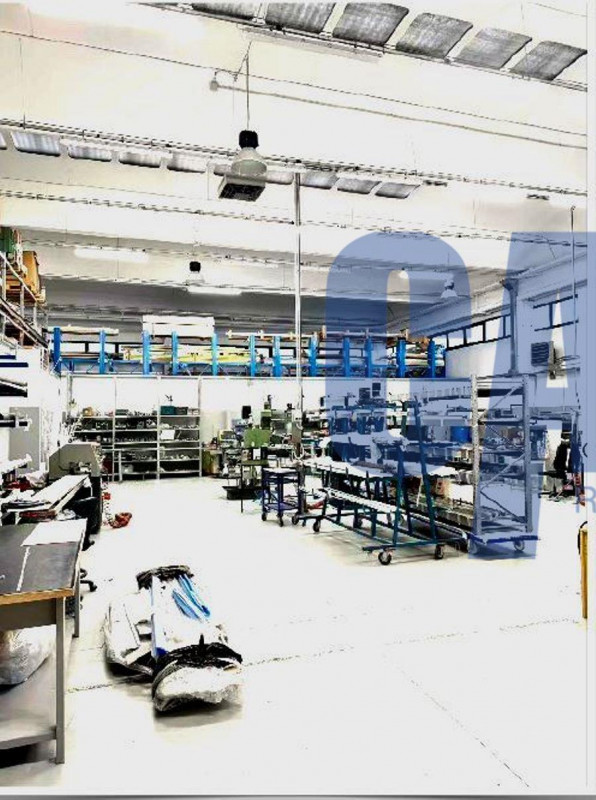 Magazzino-laboratorio monolocale in vendita a caponago - Magazzino-laboratorio monolocale in vendita a caponago