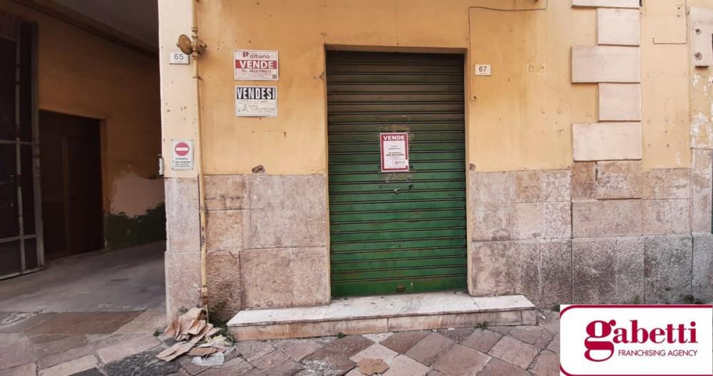 negozio in vendita a Santa Maria Capua Vetere