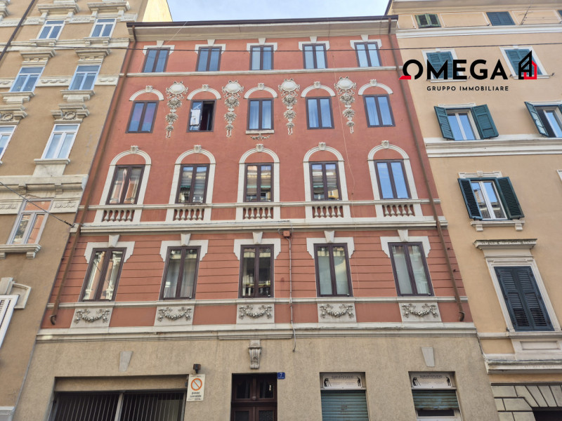 Appartamento trilocale in vendita a trieste - Appartamento trilocale in vendita a trieste
