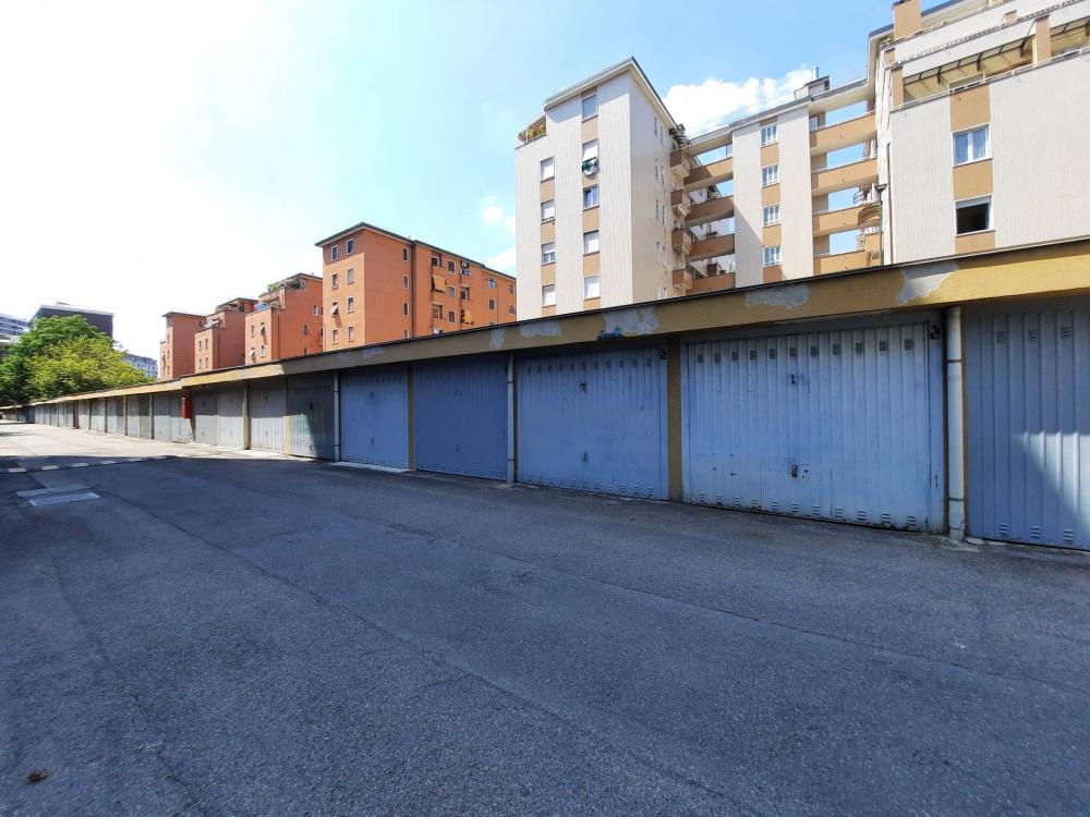 garage in affitto a Milano