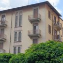 Stabile intero plurilocale in vendita a Torino
