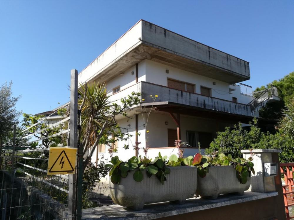 Villa plurilocale in vendita a Monsampolo del Tronto - Villa plurilocale in vendita a Monsampolo del Tronto