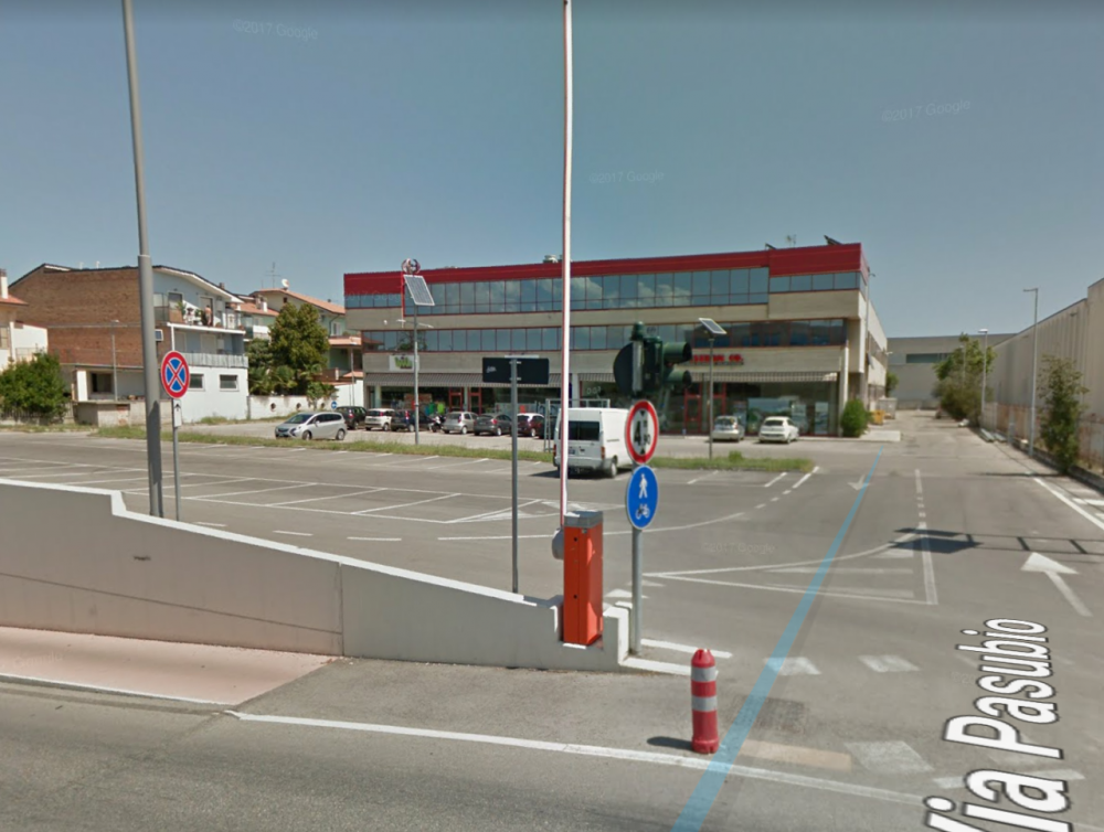 Spazio commerciale trilocale in vendita a Porto d'ascoli - Spazio commerciale trilocale in vendita a Porto d'ascoli