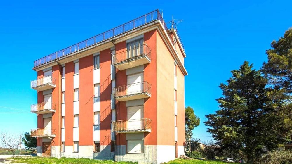 Villa indipendente plurilocale in vendita a belvedere-ostrense - Villa indipendente plurilocale in vendita a belvedere-ostrense