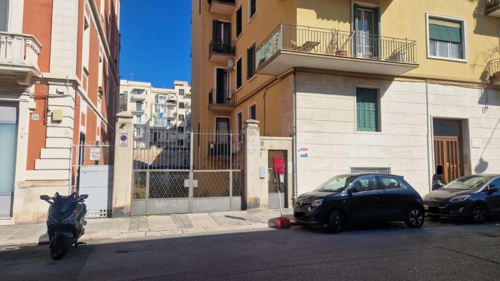 parcheggio doppio in vendita a Bari