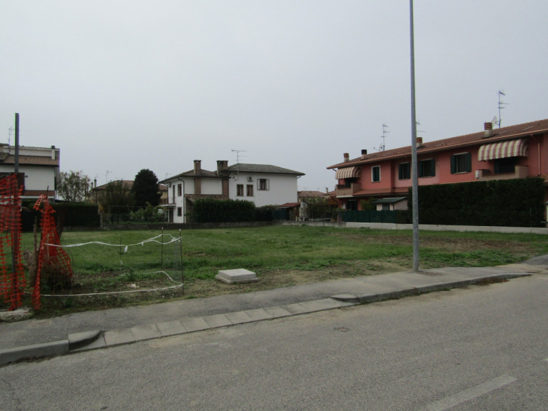 terreno residenziale in vendita a Rovigo