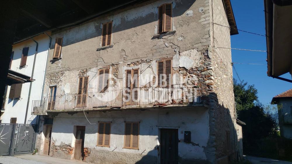 Rustico / casale plurilocale in vendita a Almenno San Bartolomeo - Rustico / casale plurilocale in vendita a Almenno San Bartolomeo