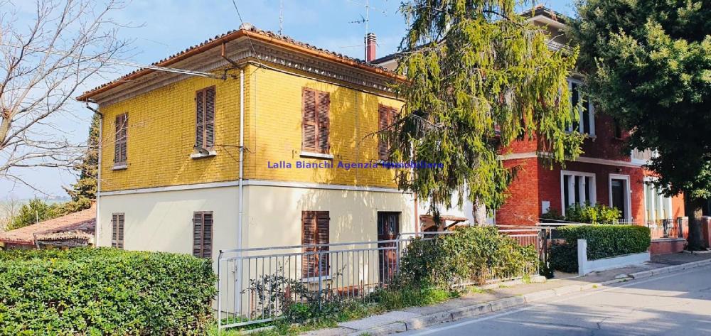 casa indipendente in vendita a Pesaro