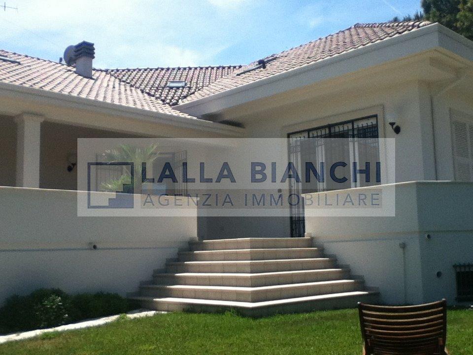 Villa plurilocale in vendita a Pesaro - Villa plurilocale in vendita a Pesaro