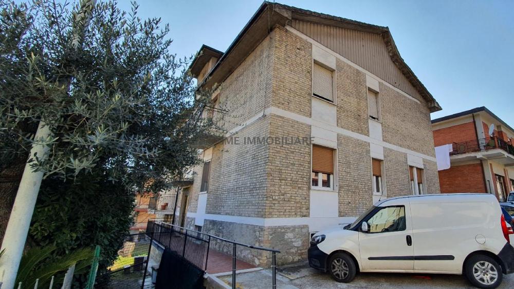 Appartamento plurilocale in vendita a Castel di Lama - Appartamento plurilocale in vendita a Castel di Lama