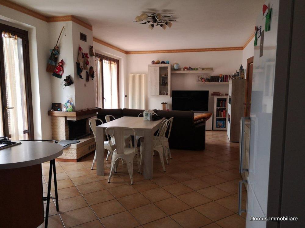 casa indipendente in vendita a Folignano