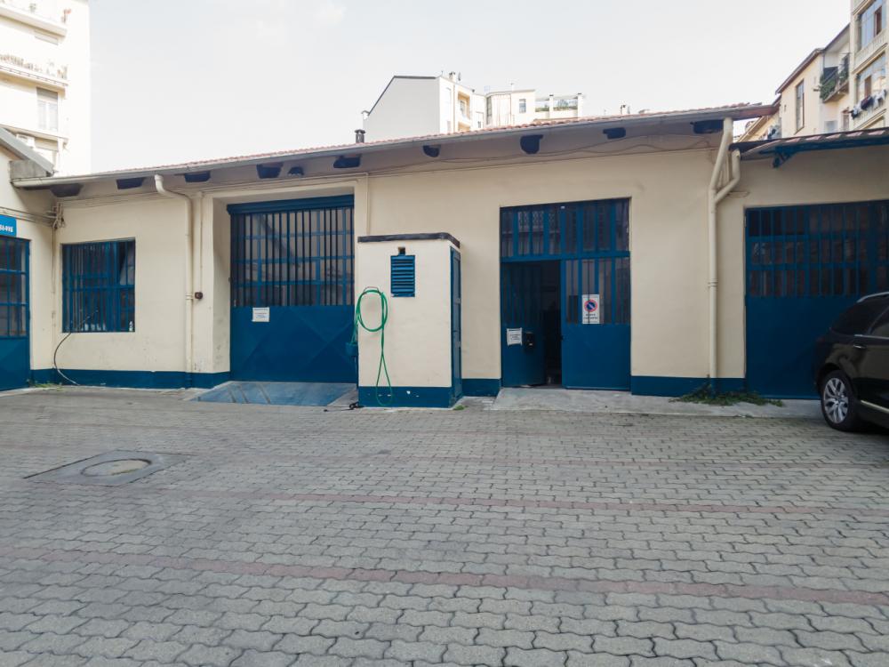 Magazzino-laboratorio monolocale in vendita a San donato - Magazzino-laboratorio monolocale in vendita a San donato