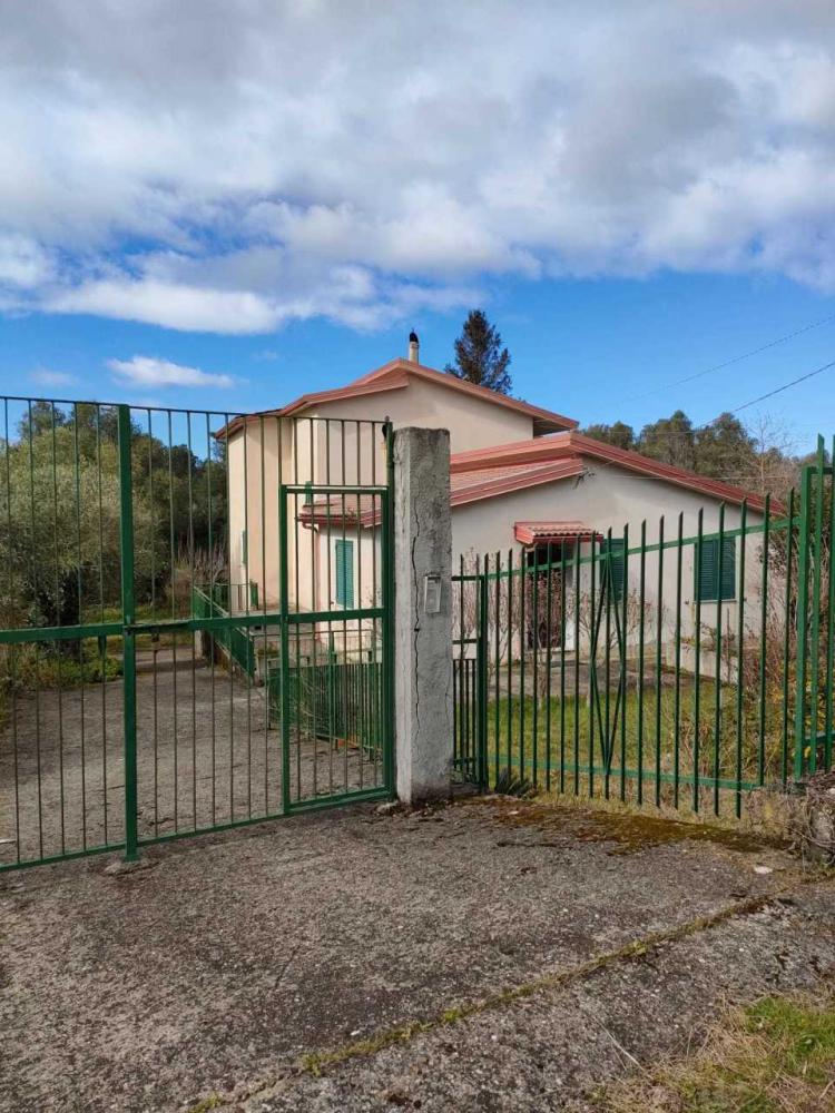 Villa indipendente plurilocale in vendita a san-roberto - Villa indipendente plurilocale in vendita a san-roberto