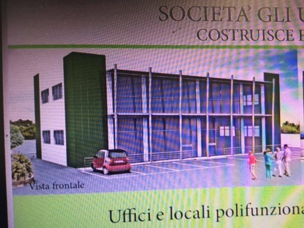 centro commerciale in vendita a Castelnuovo Magra