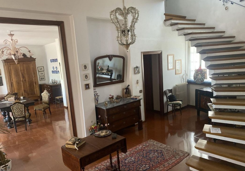 villa indipendente in vendita a Castelnuovo Magra