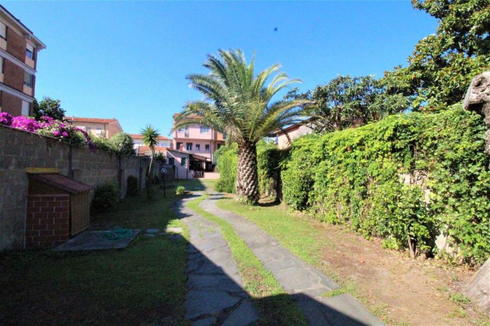 Villa indipendente plurilocale in vendita a Marina di carrara - Villa indipendente plurilocale in vendita a Marina di carrara