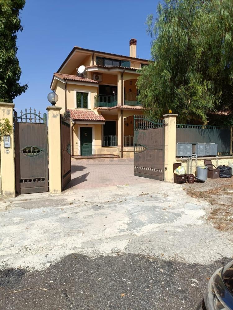 Villa indipendente quadrilocale in vendita a caltanissetta - Villa indipendente quadrilocale in vendita a caltanissetta
