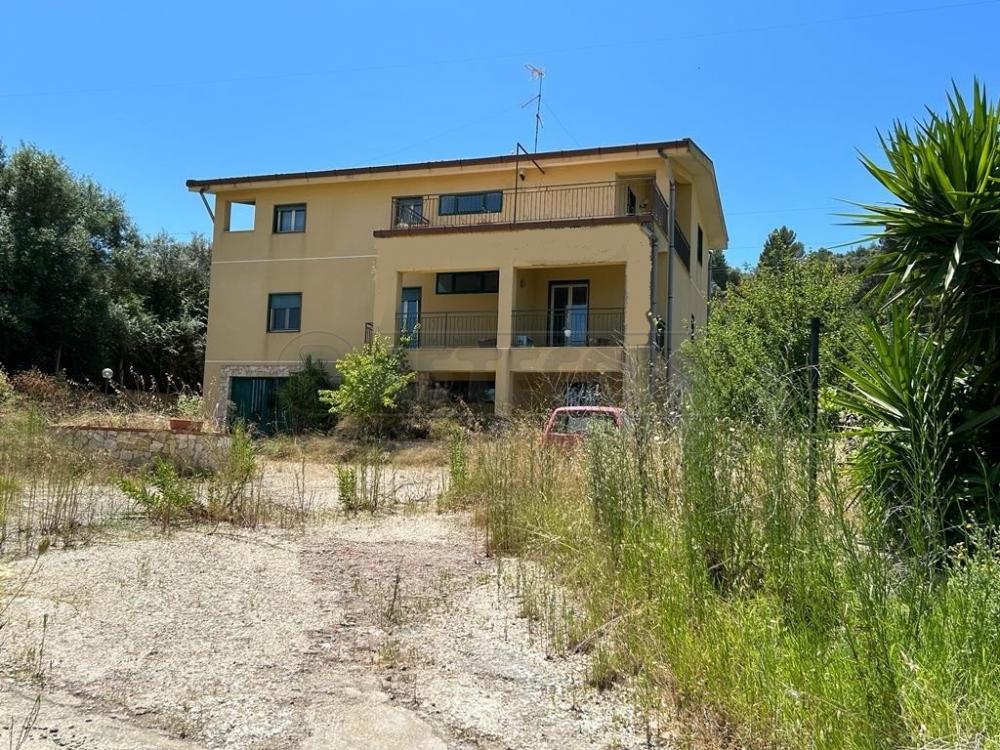 Villa indipendente plurilocale in vendita a caltanissetta - Villa indipendente plurilocale in vendita a caltanissetta
