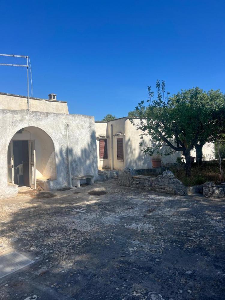 Villa indipendente plurilocale in vendita a ostuni - Villa indipendente plurilocale in vendita a ostuni