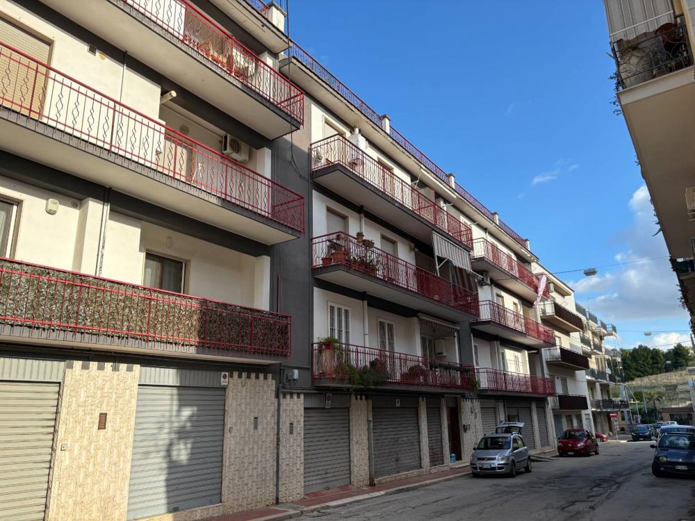 Appartamento trilocale in vendita a Canosa di Puglia - Appartamento trilocale in vendita a Canosa di Puglia