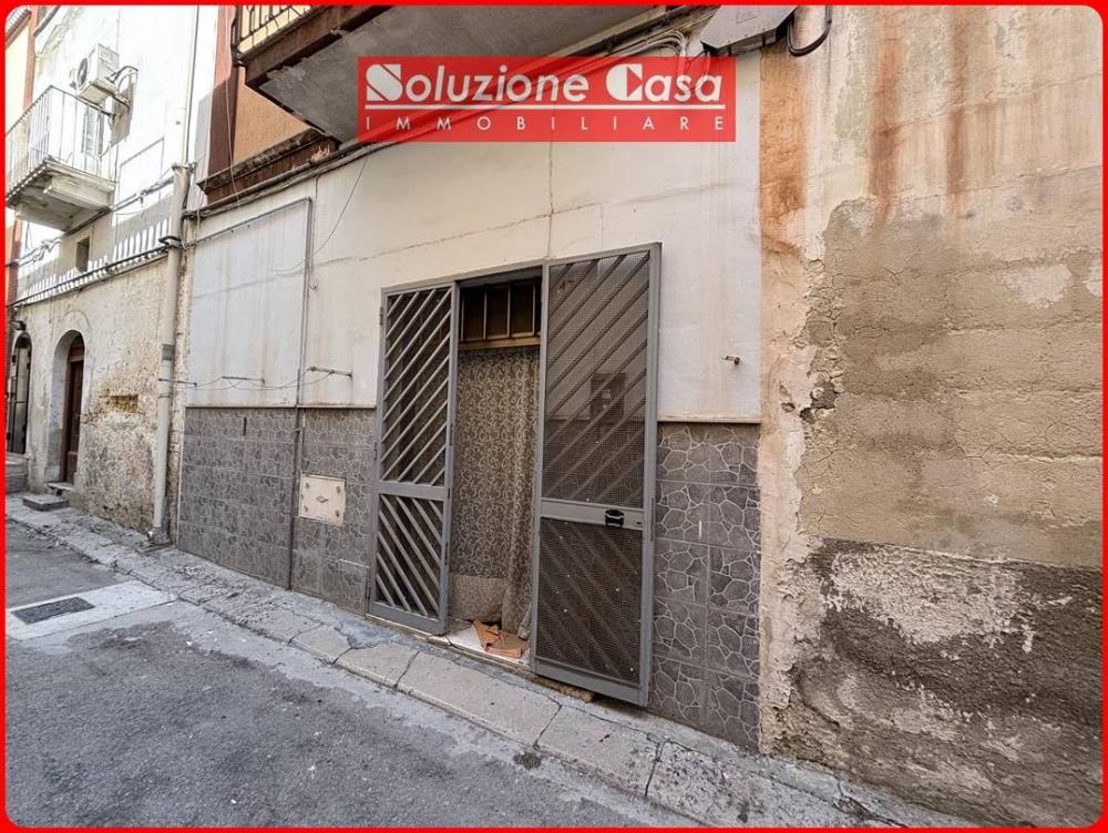 casa indipendente in vendita a Canosa di Puglia