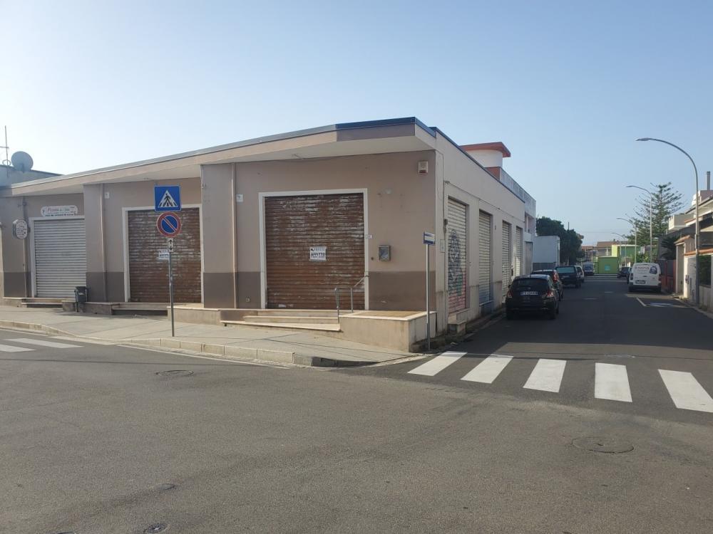Stabile intero in vendita a - Stabile intero in vendita a
